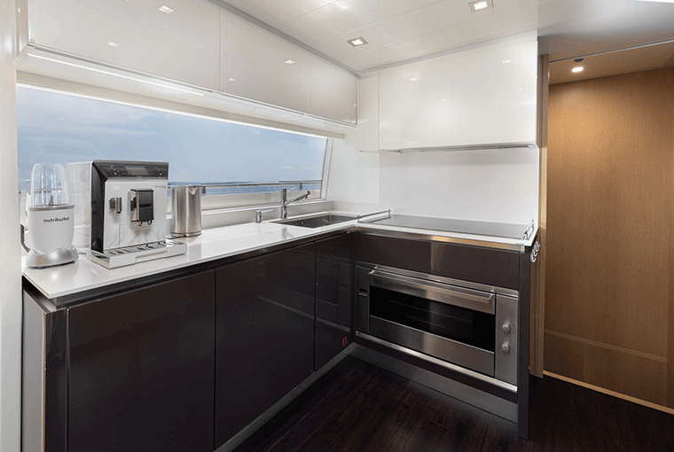 Ferretti Yachts 960